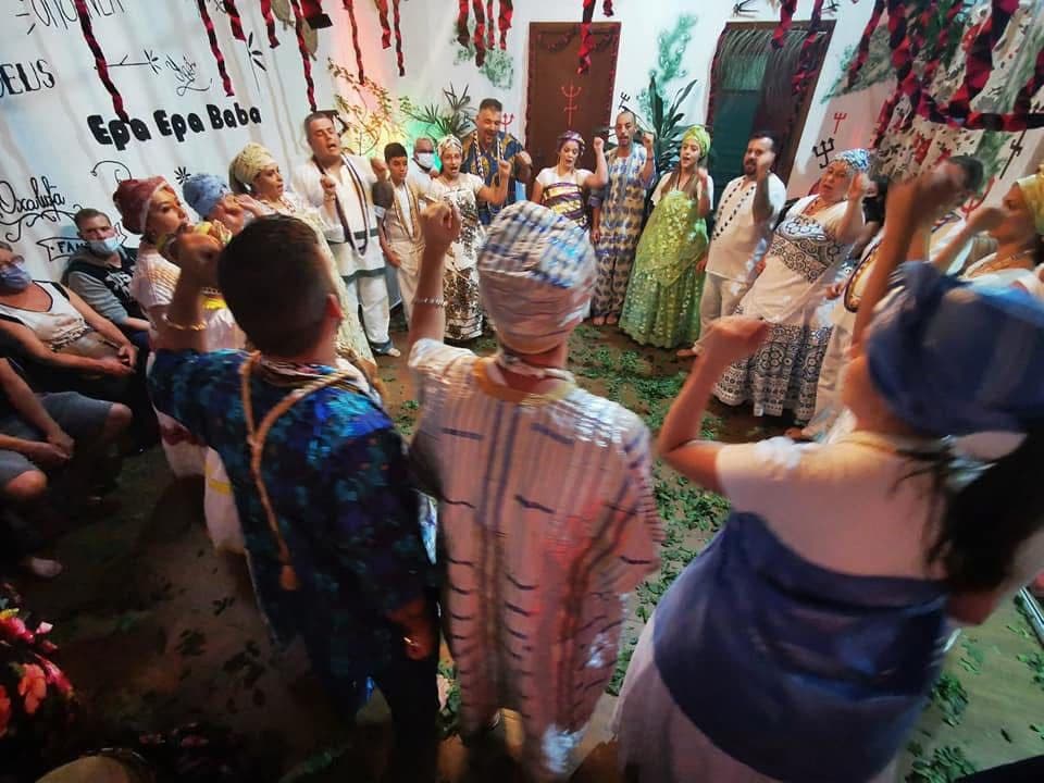 Roda espiritual no Ilê Asé Idí
